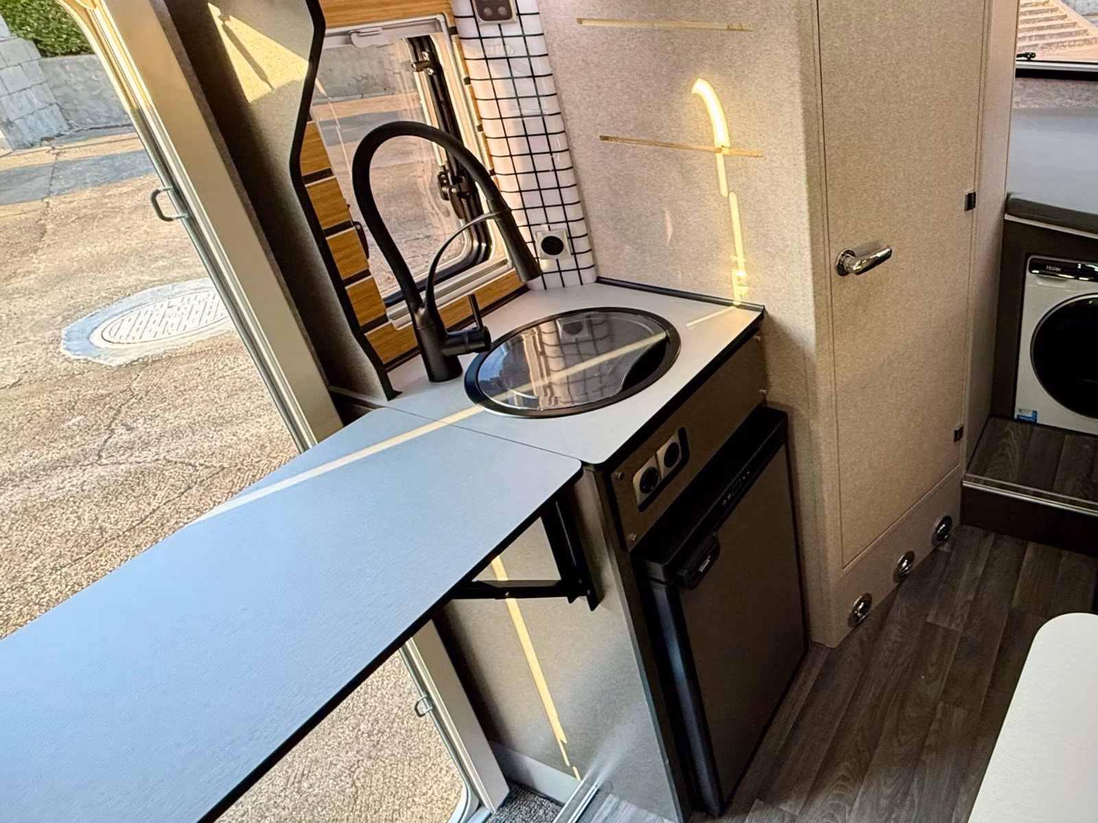 Cozinha do Motorhome Niron A — vista 2