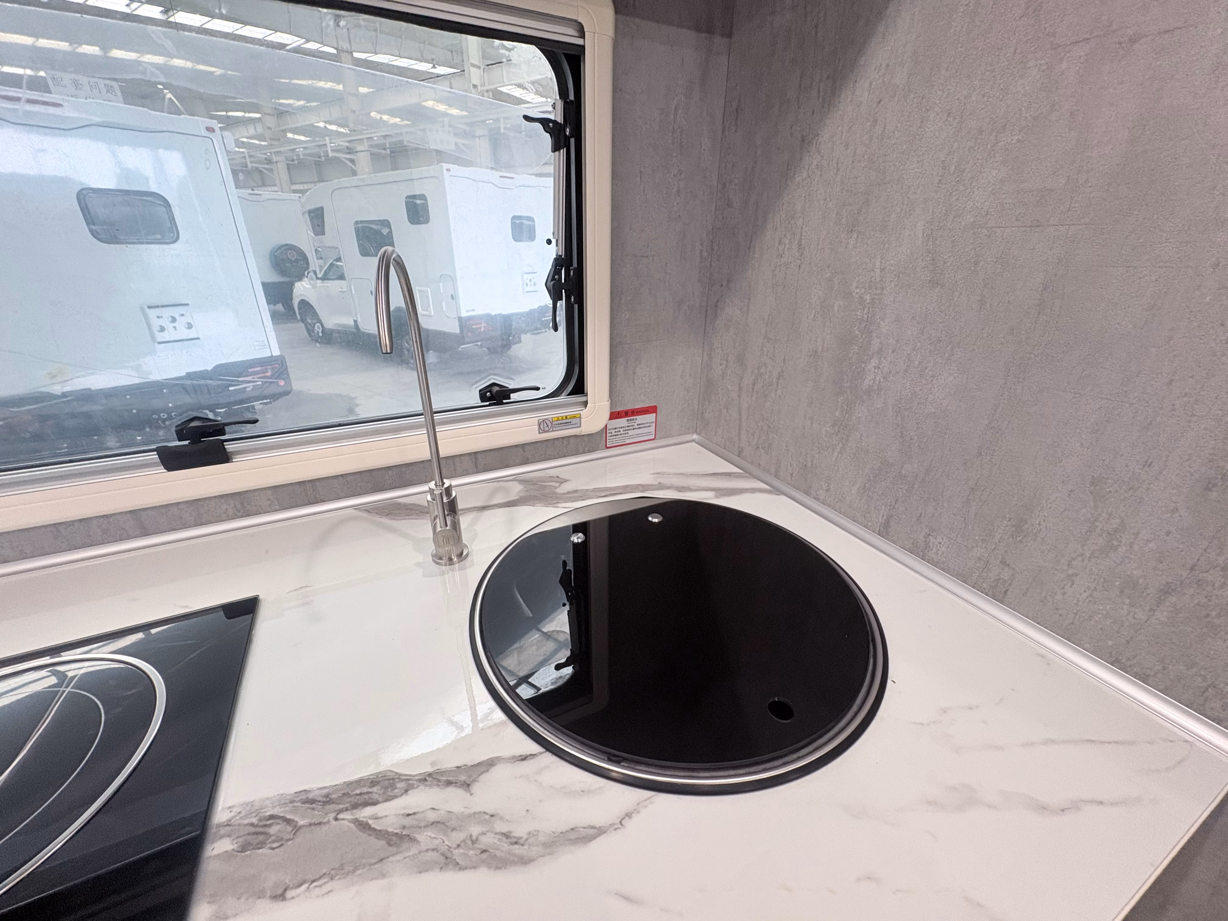 Cozinha do Heron Dual Slider — vista 3