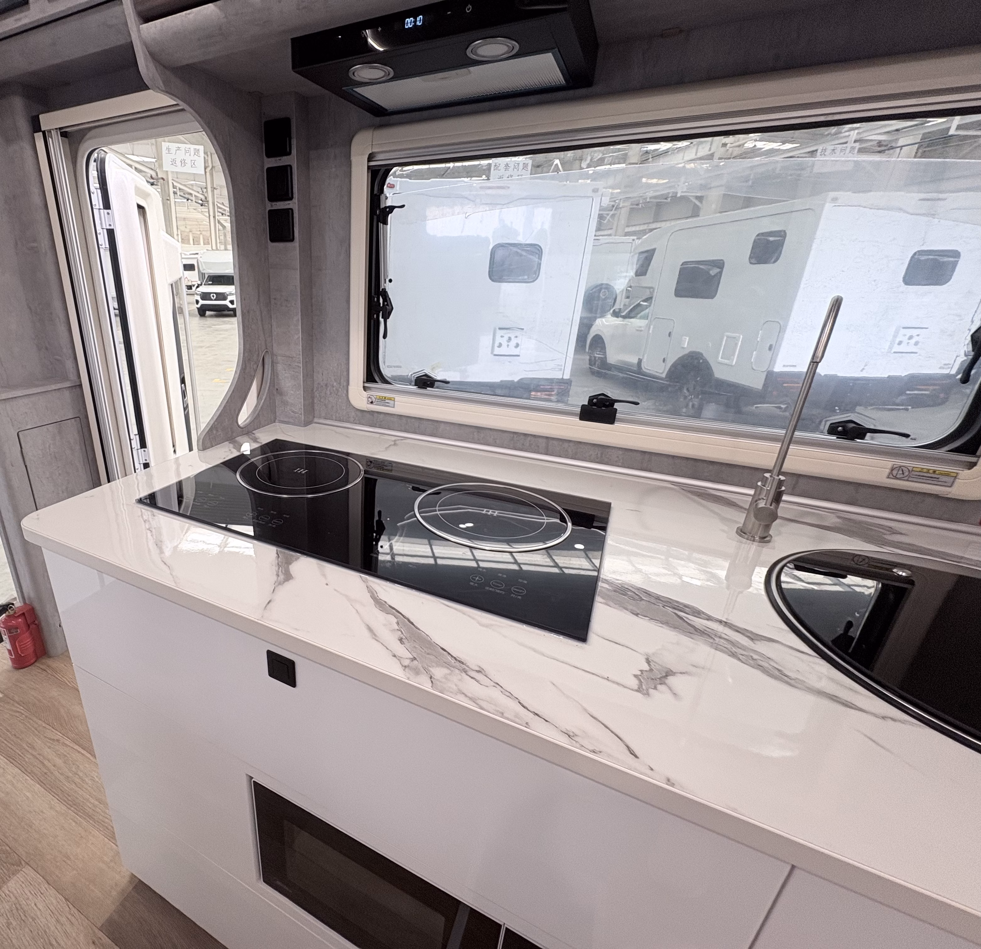 Cozinha do Heron Dual Slider — vista 2